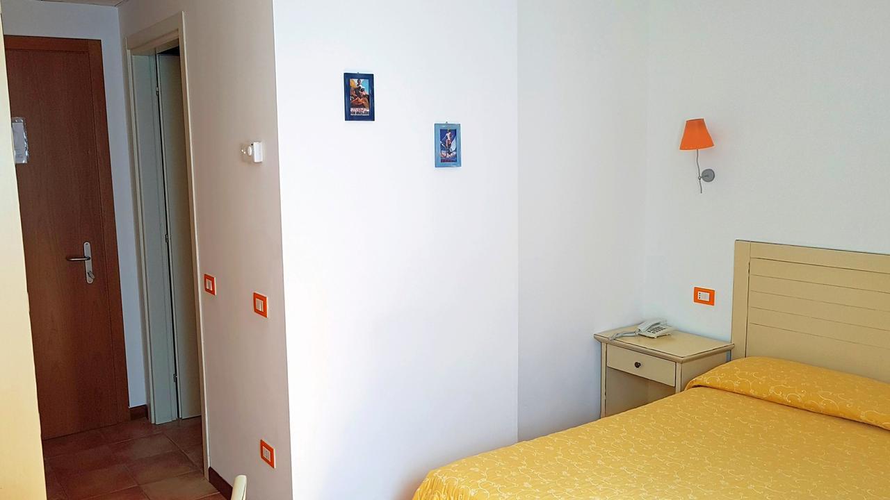 Hotel Villa Tramonto Direttamente Sul Mare San Vincenzo Exteriér fotografie